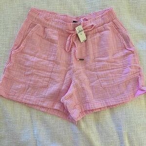 NWT Gap Pink Linen Shorts in size Small Tall